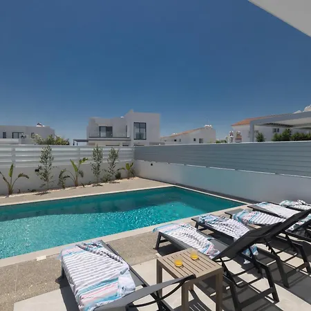 Semeli 8 פרוטאראס