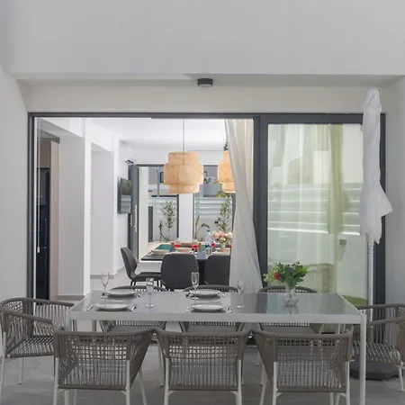 Semeli 8 * פרוטאראס